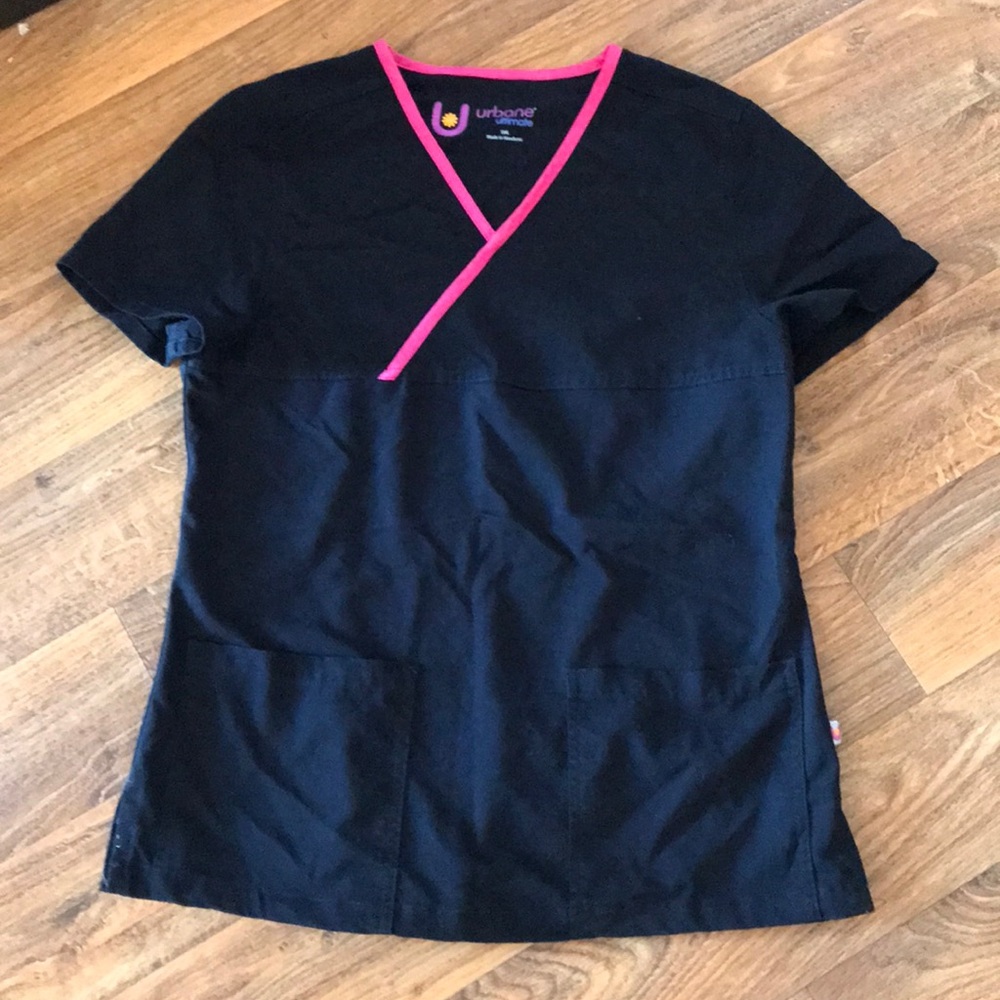 Scrubs- Urbane Ultimate Size S Top